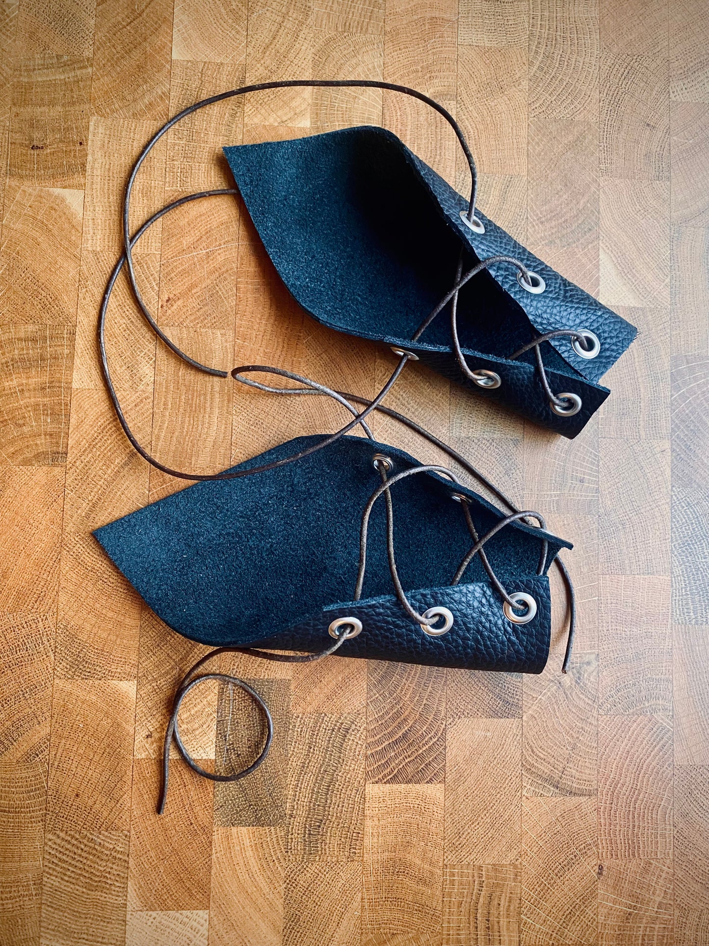 KINK KBH // HANDCRAFTED - SHAPESHIFTER SKIND ARMBÅND