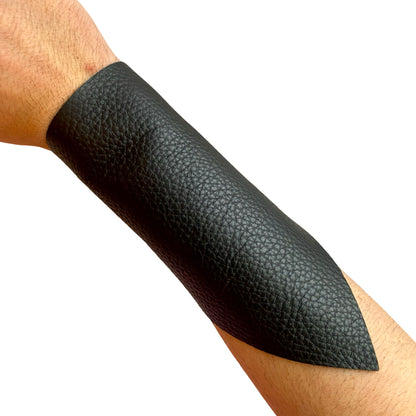 KINK KBH // HANDCRAFTED - SHAPESHIFTER SKIND ARMBÅND